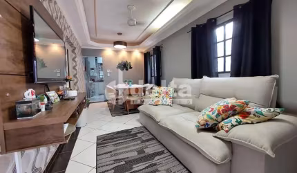 Casa residencial disponível para venda no bairro Planalto em Uberlândia MG