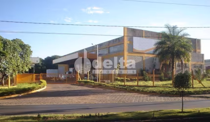Galpão disponível para venda no bairro Distrito Industrial em Uberlândia-MG