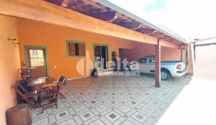 Casa disponível para venda no bairro Granada em Uberlândia-MG