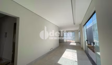 Casa residencial disponível para venda no bairro Loteamento Portal do Vale II em Uberlândia - MG.