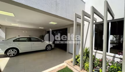 Casa Residencial disponível para venda no bairro Shopping Park em Uberlândia-MG