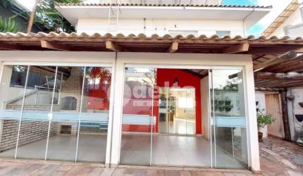 Casa no condomínio Paradiso Ecológico disponível para venda em Uberlândia-MG