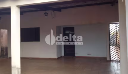 Casa residencial disponível para venda no bairro Tibery em Uberlândia-MG