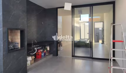 Casa residencial disponível para venda no bairro Jardim Inconfidência em Uberlândia-MG