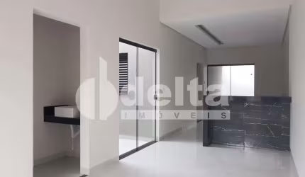 Casa residencial disponível para venda no bairro Novo Mundo em Uberlândia-MG