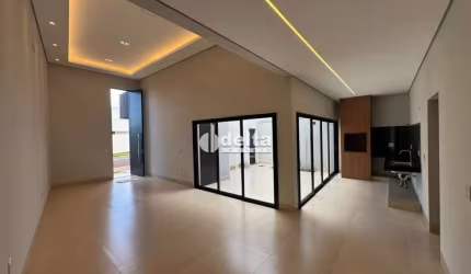Casa no condomínio Raros Alto Umuarama disponível para venda em Uberlândia-MG