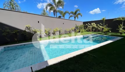 Casa no condomínio Jardim Versailles disponível para venda em Uberlândia-MG