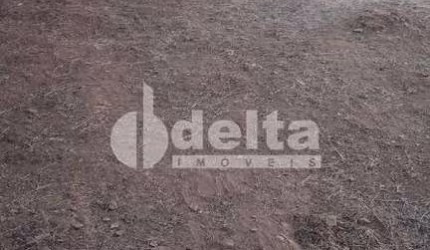 Terreno disponível para venda no bairro Lidice em Uberlândia-MG