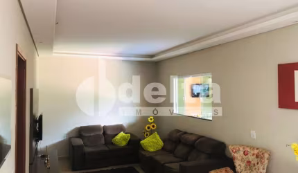 Casa residencial disponível para venda no bairro Morumbi em Uberlândia-MG