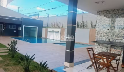 Cobertura disponível para locação e venda no bairro Martins  em Uberlândia-MG