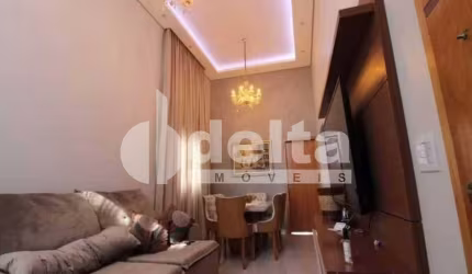 Casa residencial disponível para venda no bairro Granada em Uberlândia-MG