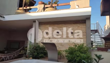 Casa residencial disponível para venda no bairro Planalto em Uberlândia MG
