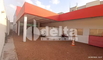 Galpão disponível para venda no bairro Presidente Roosevelt em Uberlândia-MG
