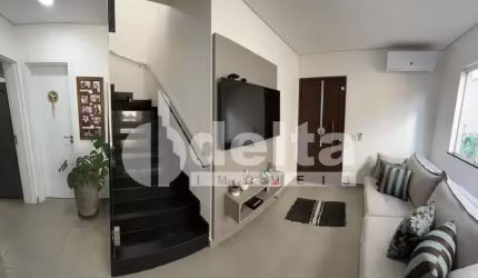 Casa no condomínio Quality Residence disponível para venda em Uberlândia-MG