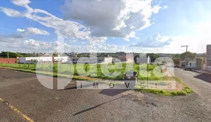 Terreno disponível 420 m² para venda no bairro Osvaldo Rezende em Uberlândia-MG