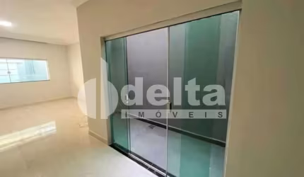 Casa residencial disponível para venda no bairro Alto Umuarama em Uberlândia-MG