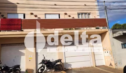 Galpão disponível para venda no airro São Jorge em Uberlândia-MG