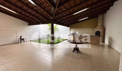 Casa residencial disponível para locação e venda no bairro Grand Ville em Uberlândia - MG.