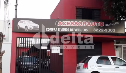 Casa Comercial disponível para Venda no bairro Nossa Senhora Aparecida em Uberlândia-MG