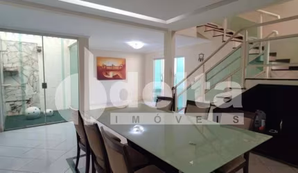 Casa residencial disponível para venda no bairro Nova Uberlândia em Uberlândia-MG