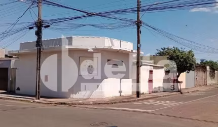 Casa residencial disponível para venda no bairro Morumbi em Uberlândia-MG