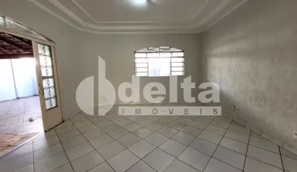 Casa residencial disponível para venda no bairro Granada em Uberlândia-MG
