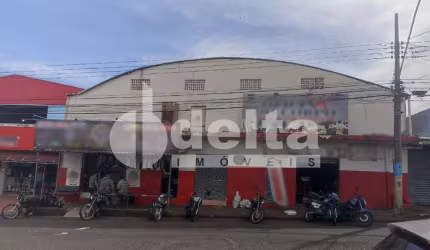 Galpão disponível para venda no bairro Martins em Uberlândia-MG