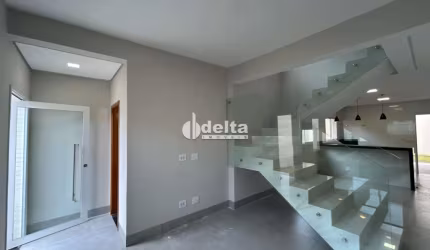Casa residencial disponível para venda no bairro Granada em Uberlândia-MG