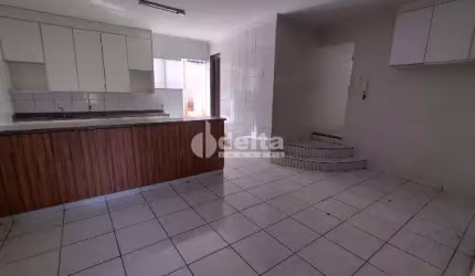 Casa residencial disponível para venda no bairro Laranjeiras em Uberlândia-MG