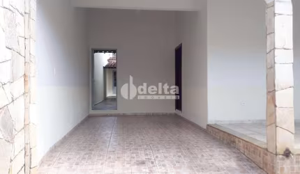Casa residencial disponível para venda no Bairro Jardim Patrícia em Uberlândia-MG