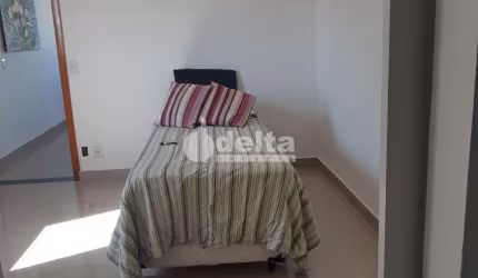 Casa residencial disponível para venda no bairro Granada em Uberlândia-MG
