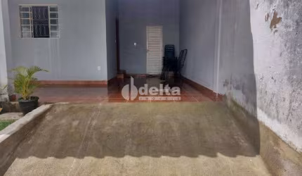 Casa residencial disponível para venda no bairro Shopping Park em Uberlândia-MG.