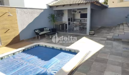 Casa no condomínio Gavea Hill 2 disponível para venda em Uberlândia-MG