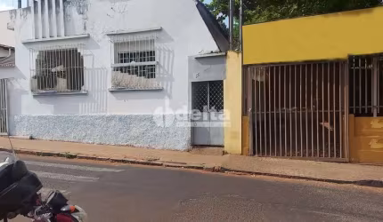 Casa residencial/comercial disponível para venda no bairro Centro em Uberlândia-MG