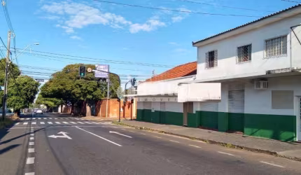 Prédio disponível para venda no bairro Brasil em Uberlândia-MG