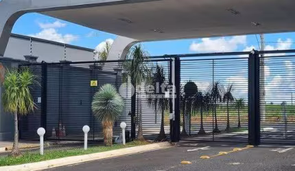 Terreno no Condomínio disponível para venda no bairro Gávea Sul em Uberlândia-MG