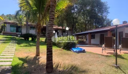 Chácara disponível para venda na Zona Rural de Uberlândia em Uberlândia-MG
