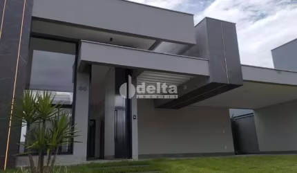 Casa no condomínio Village Paradiso 2 disponível para venda em Uberlândia-MG
