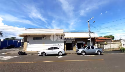 Casa Residencial disponível para venda no bairro Presidente Roosevelt em Uberlândia-MG