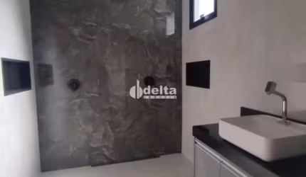 Casa residencial disponível para venda no bairro Quinta Alto Umuarama em Uberlândia - MG.