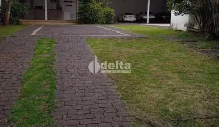 Casa disponível para venda no bairro Daniel Fonseca em Uberlândia-MG