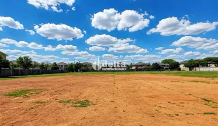 Área disponível para Venda 1200m² no bairro Nossa Senhora das Graças em Uberlândia-MG