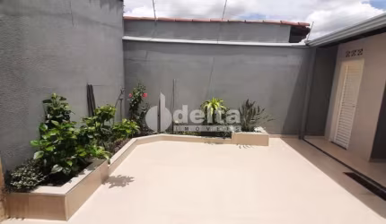 Casa residencial disponível para venda no Bairro Jardim Patrícia em Uberlândia-MG