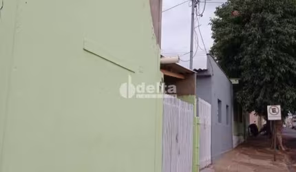 Casa Comercial disponível para Venda no bairro Martins em Uberlândia-MG