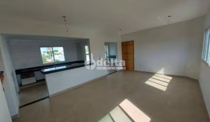 Cobertura disponível para venda no bairro Copacabana em Uberlândia-MG