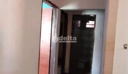 Casa residencial disponível para venda no bairro Granada em Uberlândia-MG