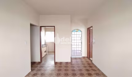 Casa disponível para venda no bairro Osvaldo Resende em Uberlândia-MG