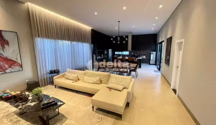 Casa no condomínio Alphaville 1 disponível para venda em Uberlândia-MG