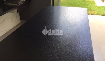 Casa residencial disponível para venda no bairro Aclimação em Uberlândia-MG