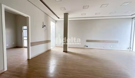 Casa Comercial disponível para locação/Venda no bairro Centro em Uberlândia-MG